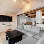4 Bedroom Cozy In