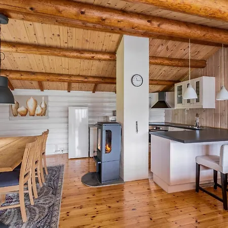 4 Bedroom Cozy In Meisingset