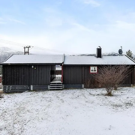 4 Bedroom Cozy In Holiday home