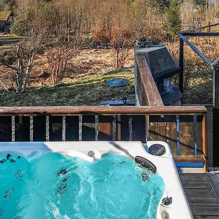 4 Bedroom Cozy In Ferienhaus Meisingset