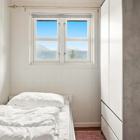 4 Bedroom Cozy In