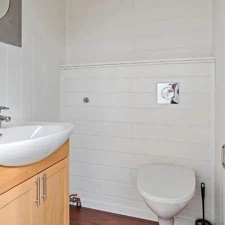 4 Bedroom Cozy In *