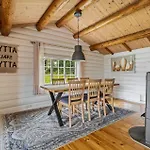 4 Bedroom Cozy In