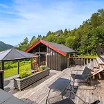 4 Bedroom Cozy In *