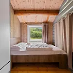 4 Bedroom Cozy In Holiday home