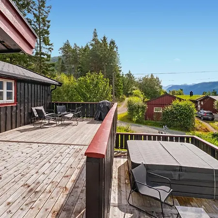4 Bedroom Cozy In Holiday home